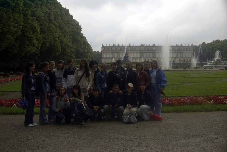 06036schloss-garten.jpg  (616 kB)